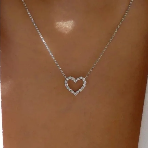 ⚠️Clearance Silver Rhinestone Heart Charm Necklace - Picture 1 of 3